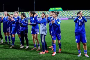 (Φώτος) Η νίκη έφερε χαμόγελα 