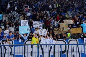 Από όλους!