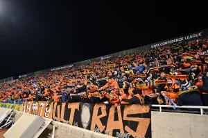 (Φώτος) Ο κόσμος του ΑΠΟΕΛ με Celje