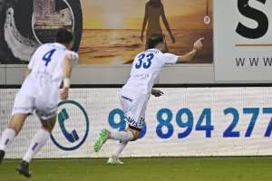 Κορυφαίο το γκολ του Θεοχάρους!