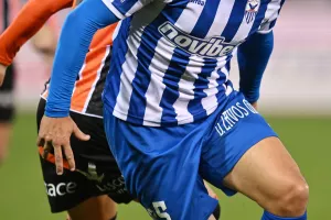 Ανόρθωση-ΑΠΟΕΛ: Τέσσερα γκολ και η… μπίλια στο Χ