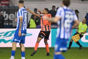 (2-2) 3 στα 9/ΑΠΟΕΛ!