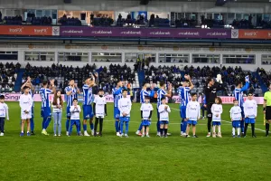 Ανόρθωση-ΑΠΟΕΛ: Τέσσερα γκολ και η… μπίλια στο Χ