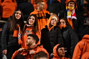 (Φώτος) Ο κόσμος του ΑΠΟΕΛ με Celje