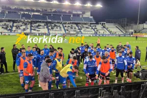 (Φώτος kerkida) Λουλούδια εις μνήμη του 16χρονου Χρίστου Παναγή