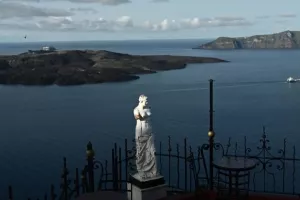 Συνεχίζει να σείεται η Σαντορίνη – «Δεν έχει απομακρυνθεί ως πιθανότητα μεγάλου σεισμού»