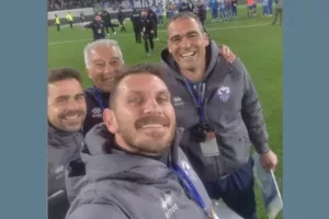 Πίσω... από τον Καμορανέζι!