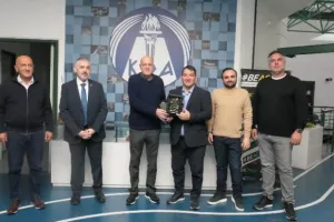 Συνάντηση με τον Πύρρο Δήμα και τον Πρόεδρο της Ευρωπαϊκής Ομοσπονδίας Άρσης Βαρών στον ΚΟΑ