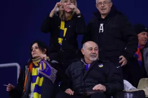 ΦΩΤΟΣ-Ο κόσμος του ΑΠΟΕΛ