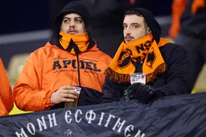 ΦΩΤΟΣ-Ο κόσμος του ΑΠΟΕΛ