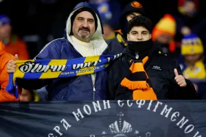 ΦΩΤΟΣ-Ο κόσμος του ΑΠΟΕΛ