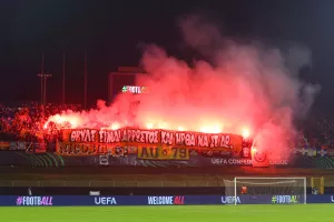 ΦΩΤΟΣ-Ο κόσμος του ΑΠΟΕΛ