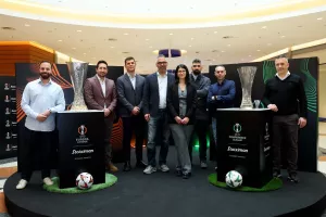 (Βίντεο) Στην Κύπρο τα τρόπαια του Europa και Conference League