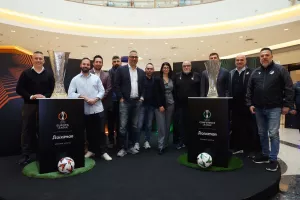 (Βίντεο) Στην Κύπρο τα τρόπαια του Europa και Conference League