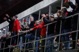 Μήνυμα... από τη Νέα Σαλαμίνα