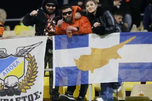 ΦΩΤΟΣ-Ο κόσμος του ΑΠΟΕΛ