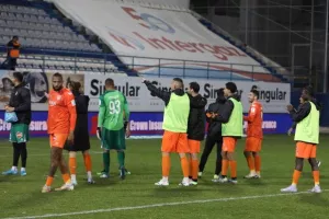 Ανόρθωση-Καρμιώτισσα: Σπουδαίο ΔΙΠΛΟ... και αντίο εξάδα για την "Κυρία" (φώτος)