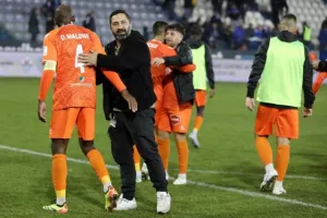 Ανόρθωση-Καρμιώτισσα: Σπουδαίο ΔΙΠΛΟ... και αντίο εξάδα για την "Κυρία" (φώτος)