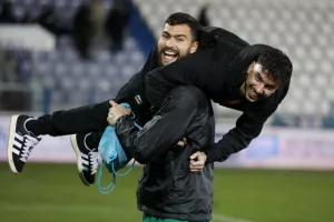 Ανόρθωση-Καρμιώτισσα: Σπουδαίο ΔΙΠΛΟ... και αντίο εξάδα για την "Κυρία" (φώτος)