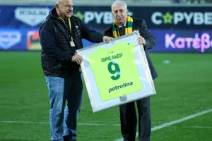 ΑΕΚ-ΑΕΛ: "Κιτρινοπράσινη" επικράτηση και ξανά στην 3η θέση (φώτος)