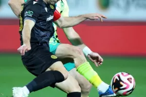 ΑΕΚ-ΑΕΛ: "Κιτρινοπράσινη" επικράτηση και ξανά στην 3η θέση (φώτος)