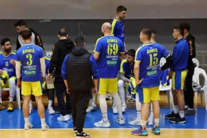Νίκες για Περεστρόικα ΑΠΟΕΛ και Πετρολίνα ΑΕΚ