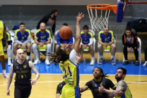 Νίκες για Περεστρόικα ΑΠΟΕΛ και Πετρολίνα ΑΕΚ