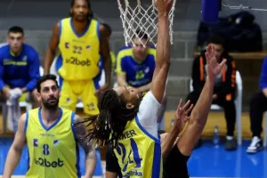 Νίκες για Περεστρόικα ΑΠΟΕΛ και Πετρολίνα ΑΕΚ