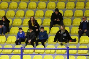 Νίκες για Περεστρόικα ΑΠΟΕΛ και Πετρολίνα ΑΕΚ