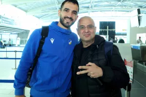 Άφιξη αποστολής ΑΠΟΕΛ (Φώτος Kerkida)