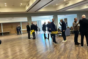 (Φώτος) Η συνάντηση Προέδρων με Μεσίνα 