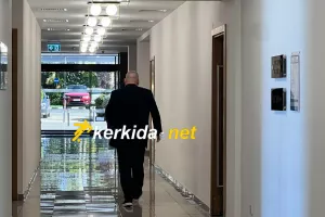 Αποχώρησε ο Ντουμπόφ 