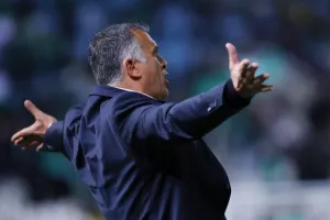 Ομόνοια - Καρμιώτισσα: "Καθάρισε" με Στεπίνσκι-Εβάντρο και για κερασάκι… Κούσουλος (φώτος)