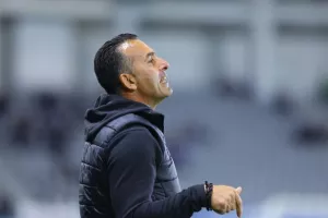 Απόλλων-Ομόνοια Αραδίππου: Τρίποντο...με Ντε Μάρκο (φώτος)
