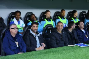 Απόλλων-Ομόνοια Αραδίππου: Τρίποντο...με Ντε Μάρκο (φώτος)