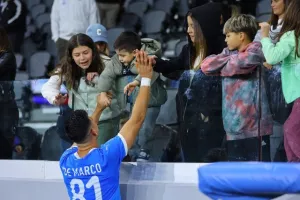 Απόλλων-Ομόνοια Αραδίππου: Τρίποντο...με Ντε Μάρκο (φώτος)