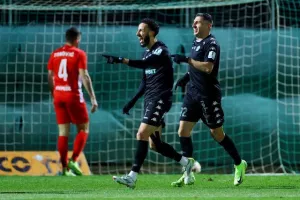 Ομόνοια 29Μ-Νέα Σαλαμίνα: Έβαλε… κι άλλη φωτιά η ομάδα του Πετράκη! (φώτος)