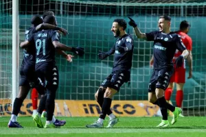 Ομόνοια 29Μ-Νέα Σαλαμίνα: Έβαλε… κι άλλη φωτιά η ομάδα του Πετράκη! (φώτος)