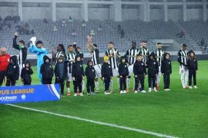Χάνει από μόνη της και αυτοτιμωρείται