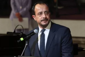 "Τροποποιούμε τη νομοθεσία/Θα μπορεί η Αστυνομία να αποφασίζει τη μη μετακίνηση φιλάθλων"