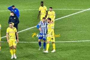 Μετά τις μάχες, έφυγαν... αγκαλιασμένοι!