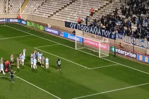 Αντάλλαξαν χειροκροτήματα και... ανανέωσαν το ραντεβού τους! (Φώτος)