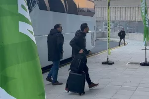 Η άφιξη της ΑΕΛ (Φώτος)