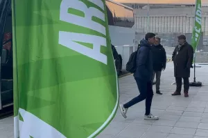 Η άφιξη της ΑΕΛ (Φώτος)
