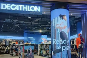 Η Decathlon κατηγορείται ότι επωφελείται από καταναγκαστική εργασία στην Κίνα
