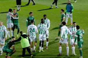 Away days/Περιστερώνα