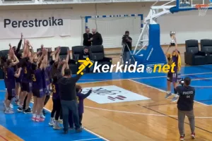 (Βίντεο/Φώτος Kerkida) Σήκωσαν το κύπελλο στον αέρα!