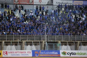 Ανόρθωση/ Χωρίς κόσμο στο "Τάσος Μάρκου"