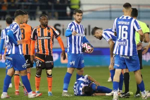 Ανόρθωση-ΑΠΟΕΛ: Τέσσερα γκολ και η… μπίλια στο Χ