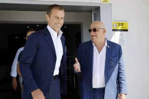 Τηλέφωνο από Κούμα;